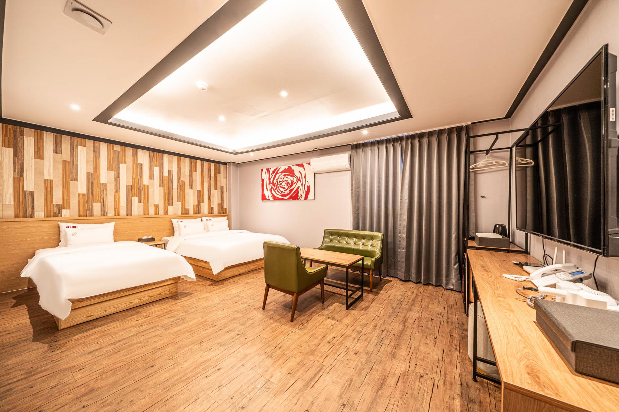 화성 월문 허니비1 (Hwaseong Wolmoon Honey Bee 1)