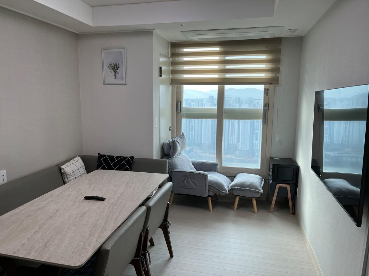 (장기최대할인)전용 테라스가 있는 복층 펜트하우스 ((Long-term Maximum Discount) Duplex Penthouse with Private Terrace)