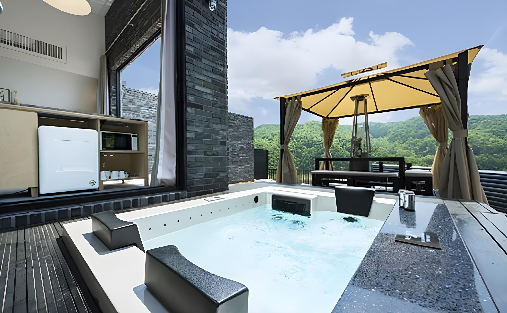 홍천 11914 프라이빗 스파&풀빌라 (Hongcheon 11914 Private Spa & Pool Villa)