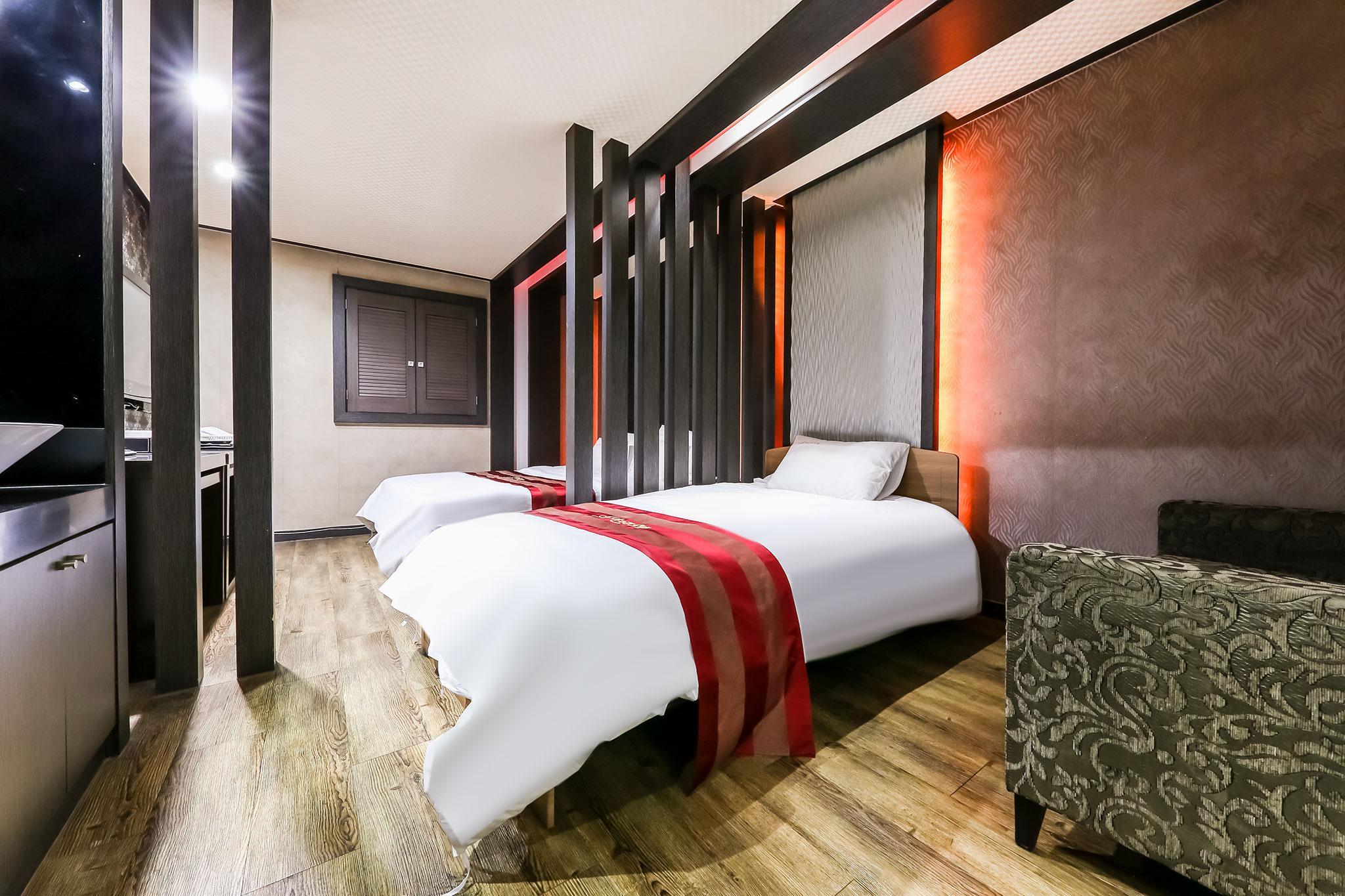 진천 아크라 (Jincheon Accra)