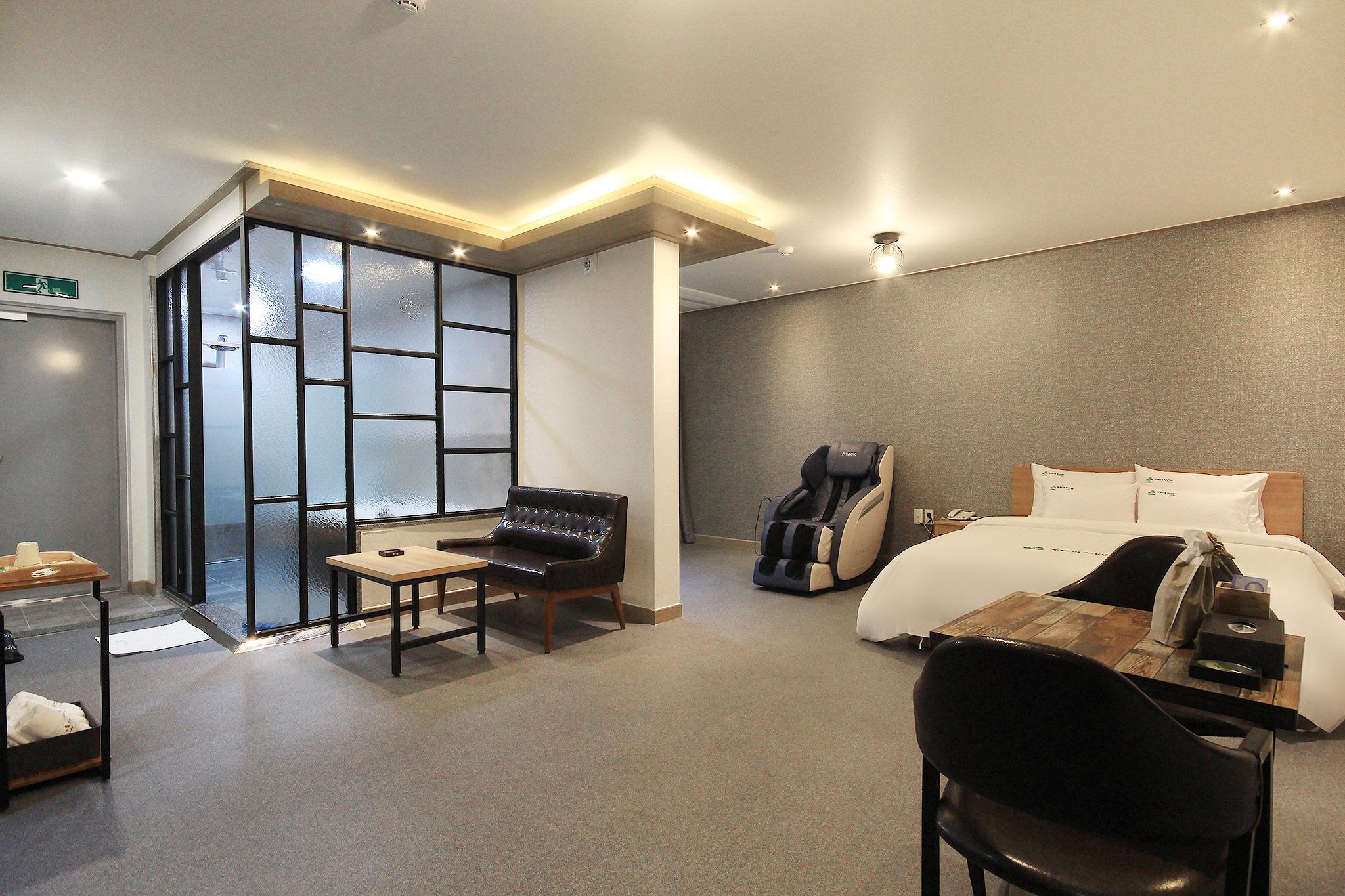 군산 두바이 드라이브인 무인텔 (Gunsan Dubai Drive-in Motel)