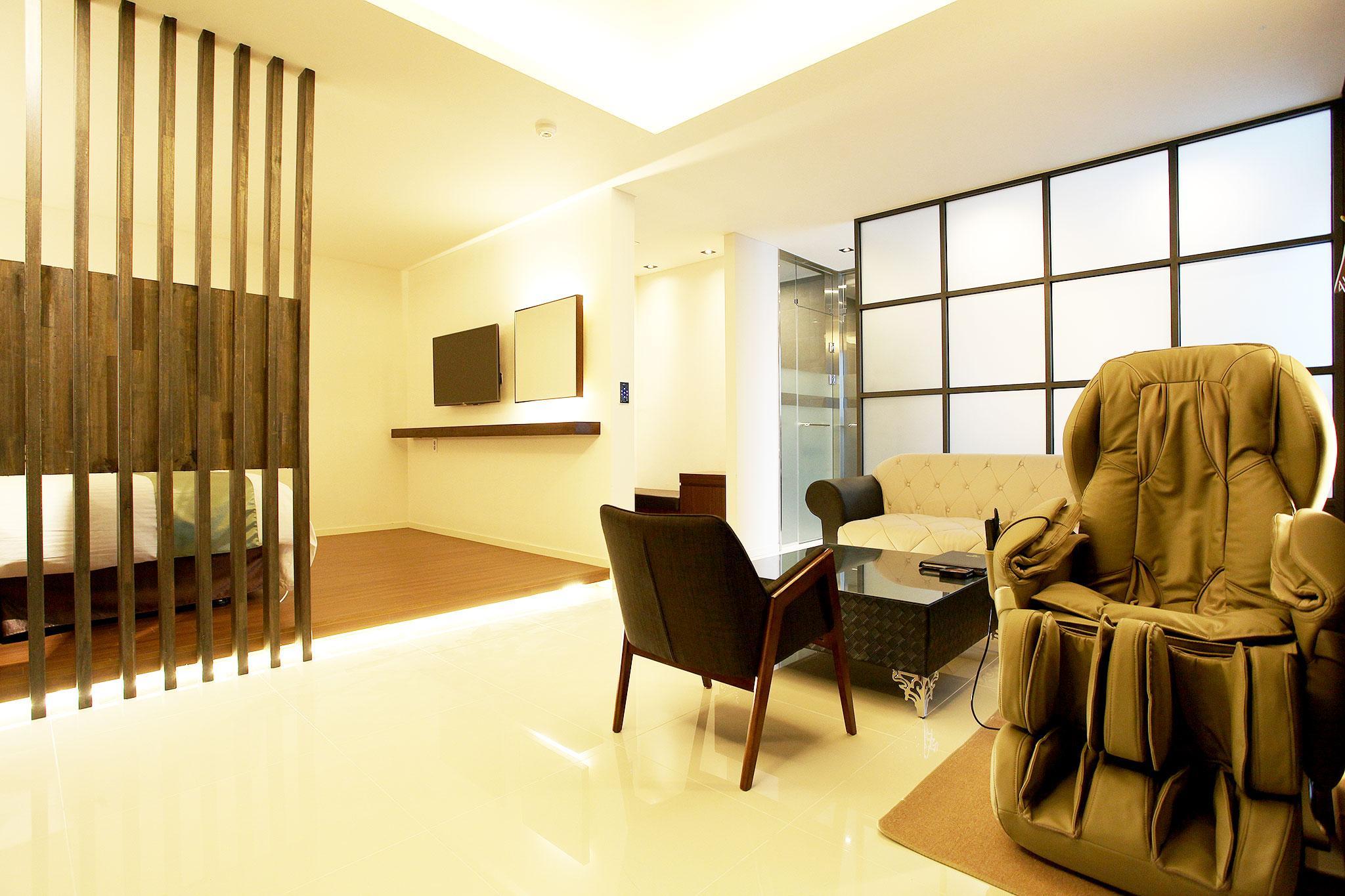 포천 호텔 꼬뮨 광릉수목원점(드라이브인 무인텔) (Pocheon Hotel Commune Motel)