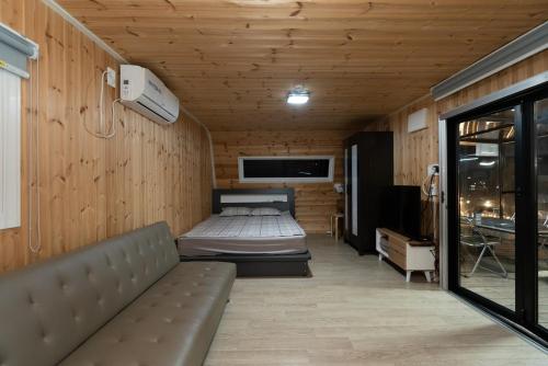 서산 고든남 글램핑 (Seosan Godeunnam Glamping)