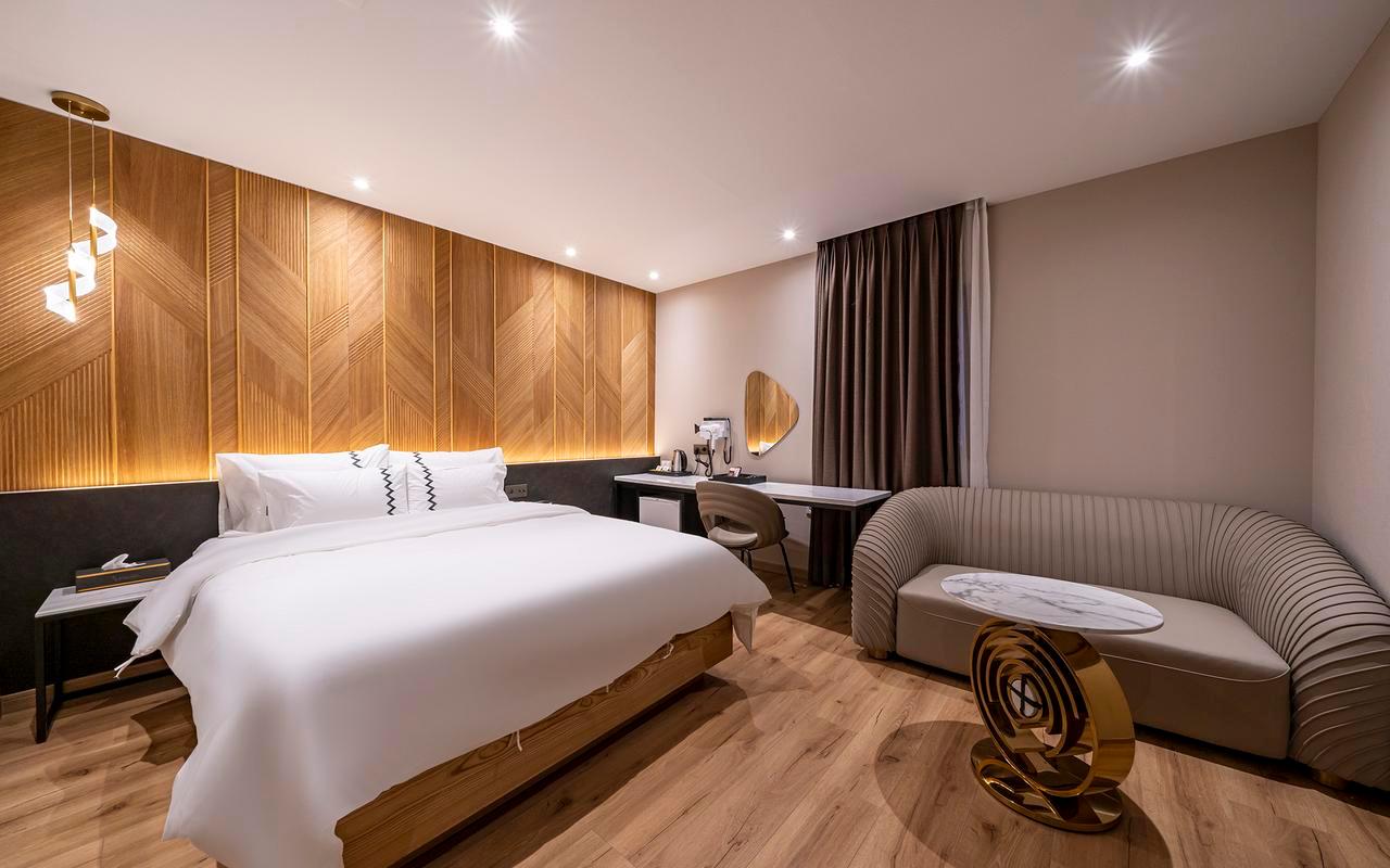 가을 호텔 (Gaeul Hotel)