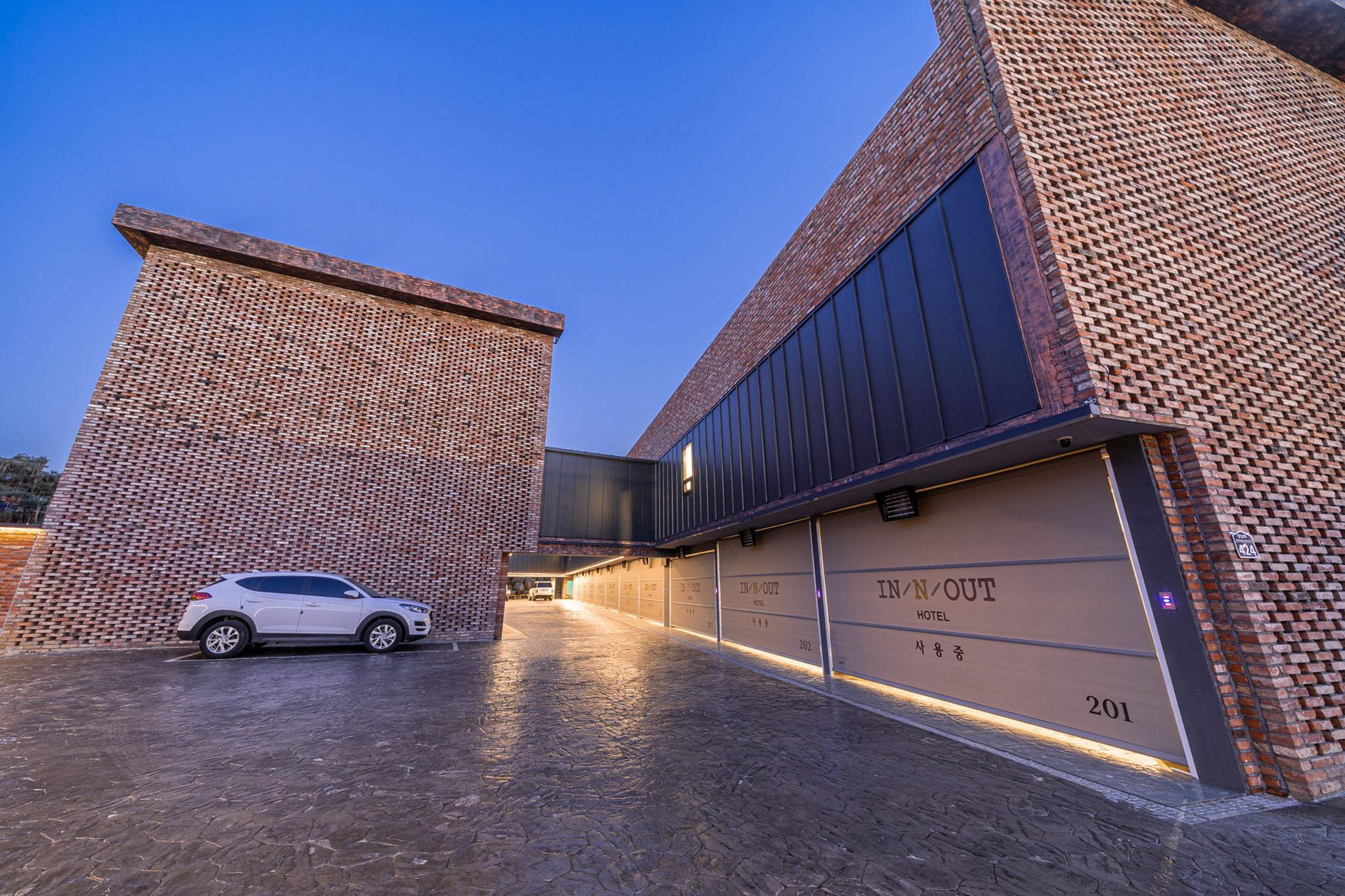 양평 인앤아웃 (Yangpyeong In and Out)