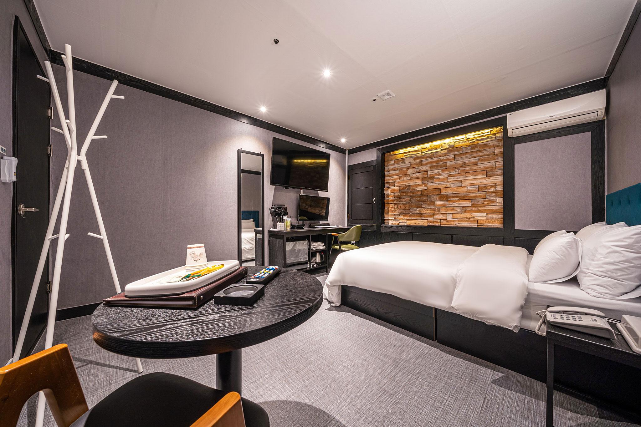 안산 자자 (Ansan Zaza)