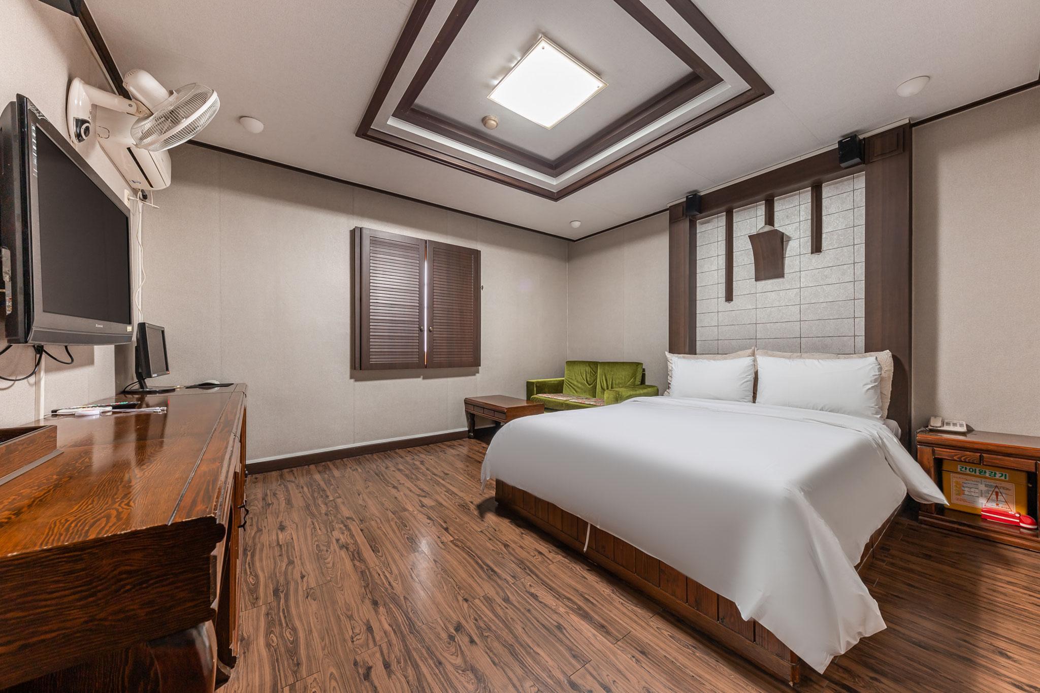 모텔 나인 (Motel Nine)