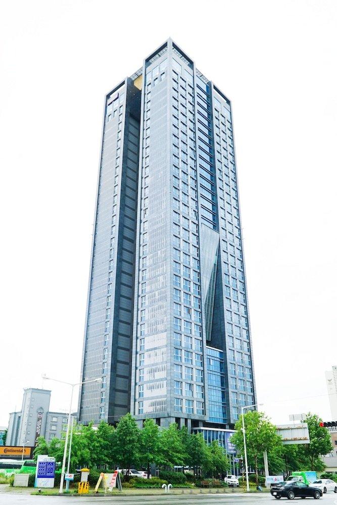 제이원 호텔 (J-One Hotel)