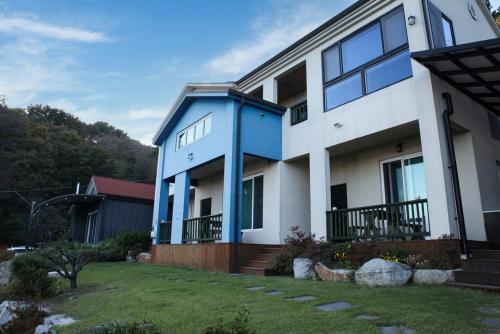 동해 펜션 (Samcheok Donghae Pension)