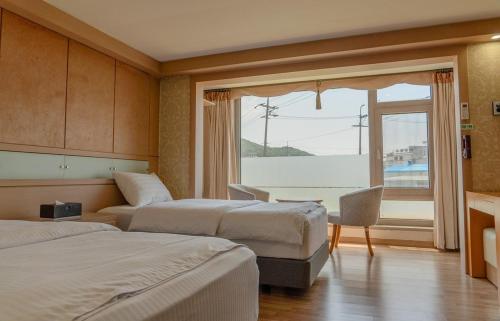 태안 비치 리조텔 (Taeahn Beach Resortel)