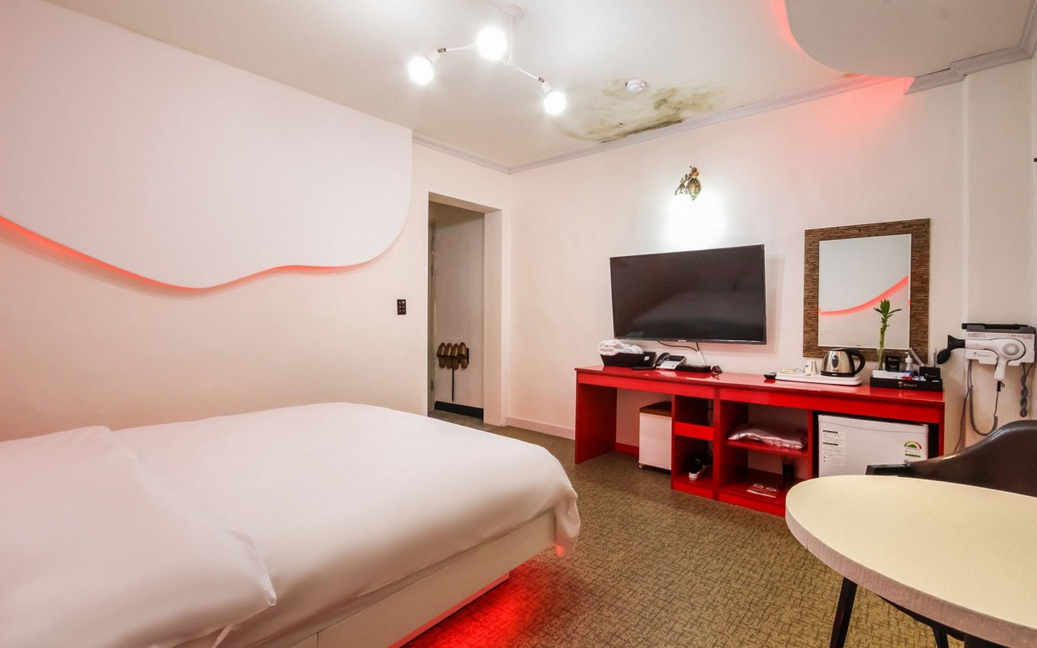 J 무인텔 (Jeongeup J Self check-in Motel)