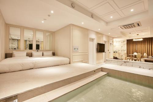 호텔 원티드 (Hotel Wanted)