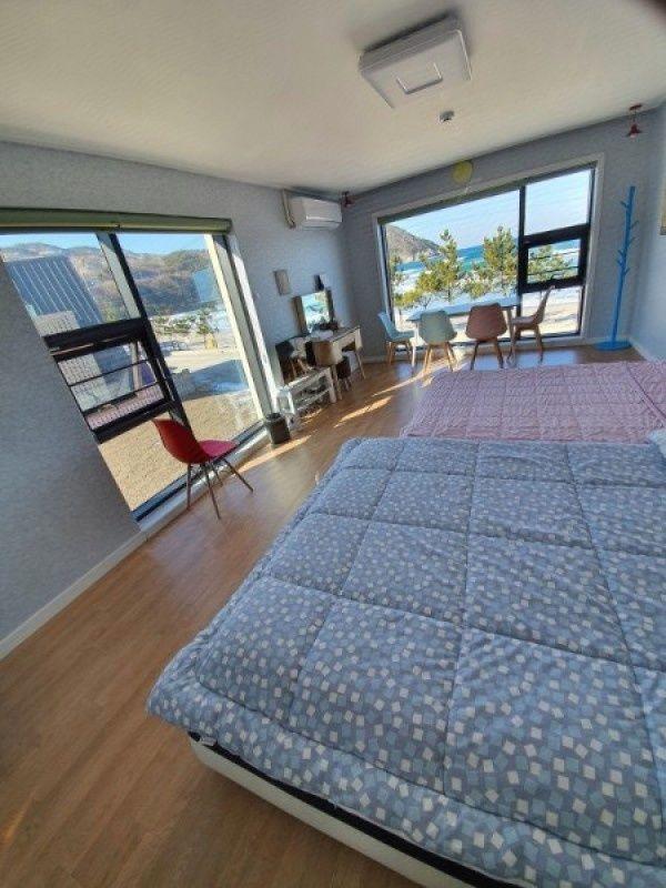 삼척 통유리오션뷰펜션 (Samcheok Tongyuri Ocean View Pension)