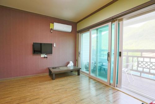 괴산 별빛펜션 (Goesan Byeolbit Pension)