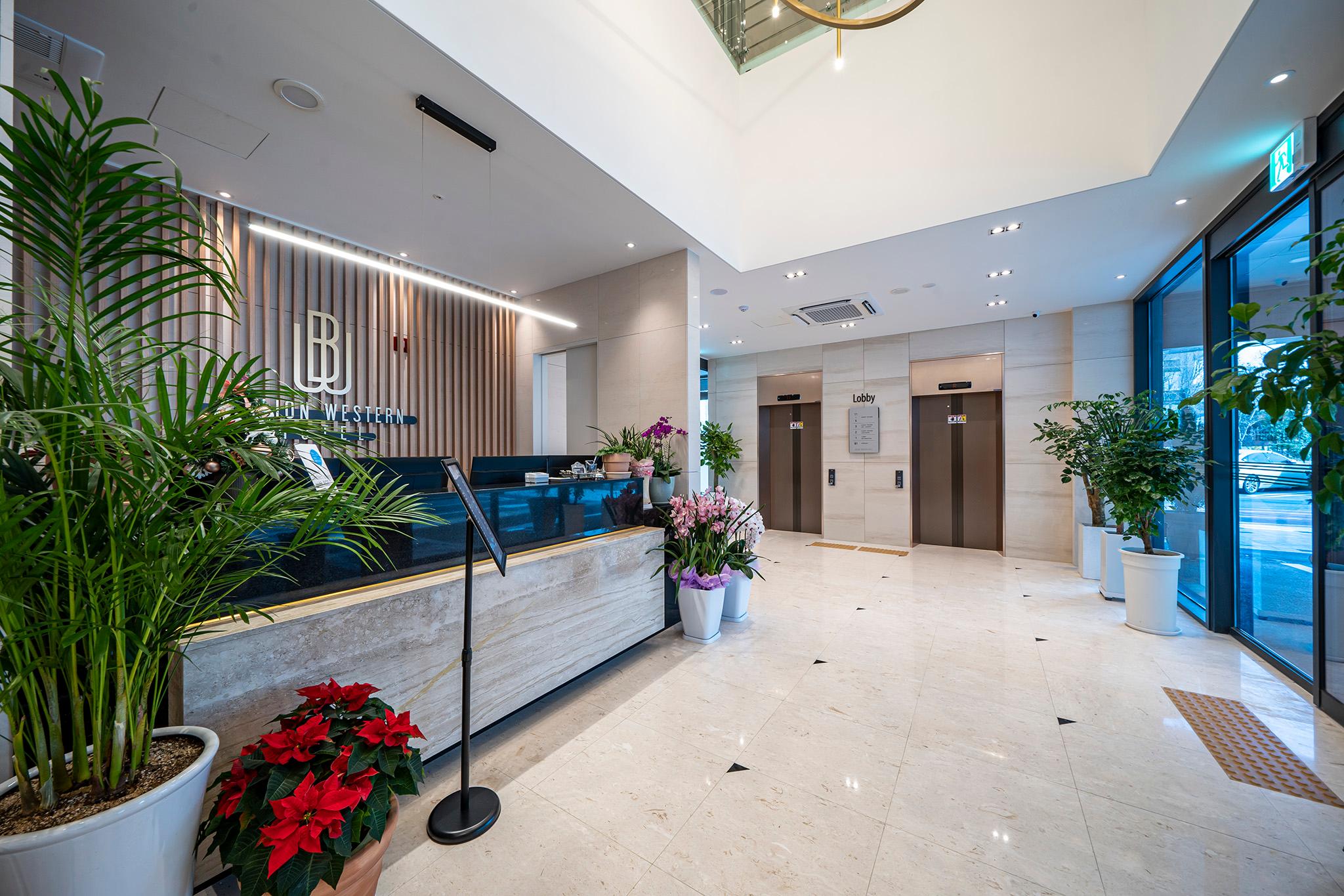 빌리언 웨스턴 호텔 (Billion Western Hotel)