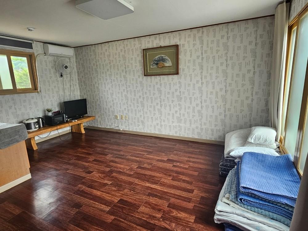 용호강 황토 펜션 홍천 (Yonghogang Red Clay Pension Hongcheon)