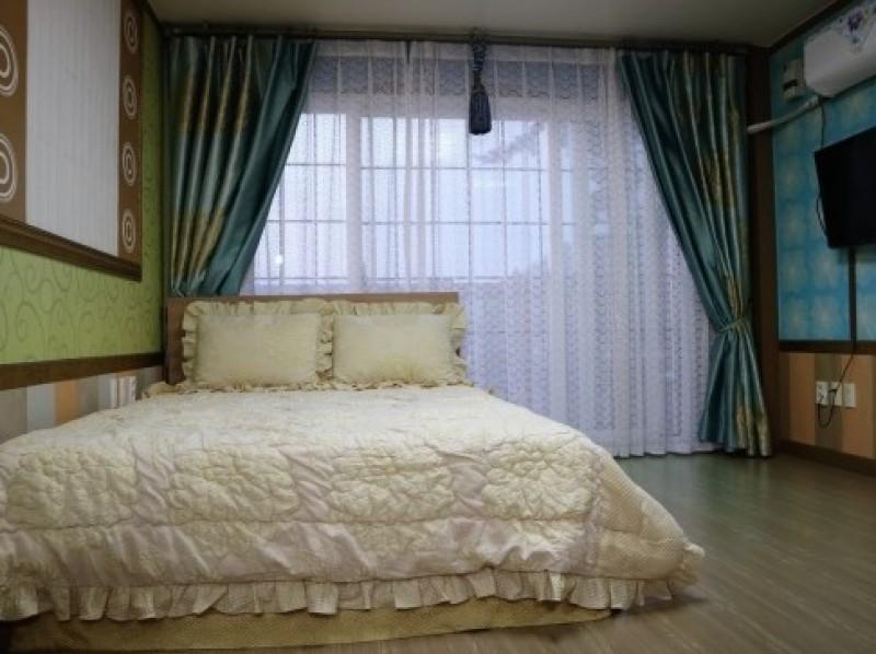 울진 노란뜰펜션 (Uljin Yellow Garden Pension)