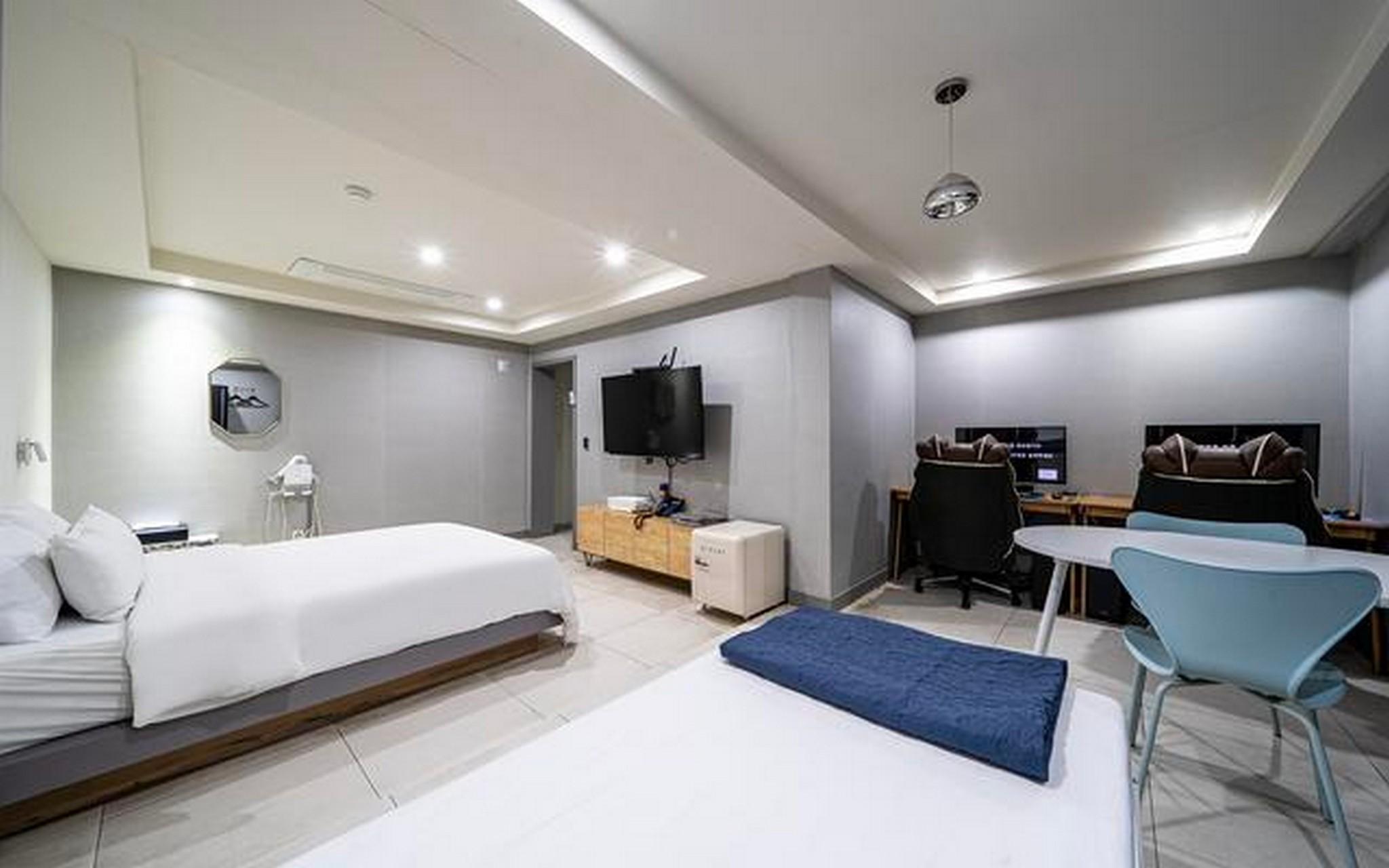 청주 호텔 페르소나 (Cheongju Hotel Persona)