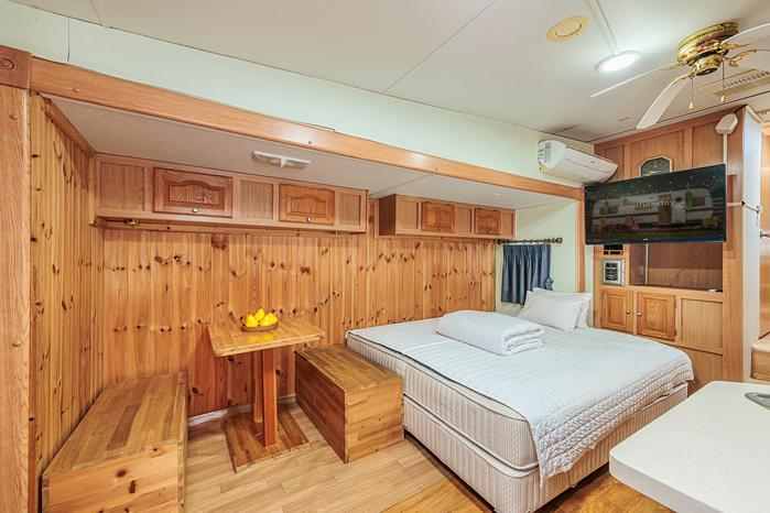 Twins Camping & Caravan