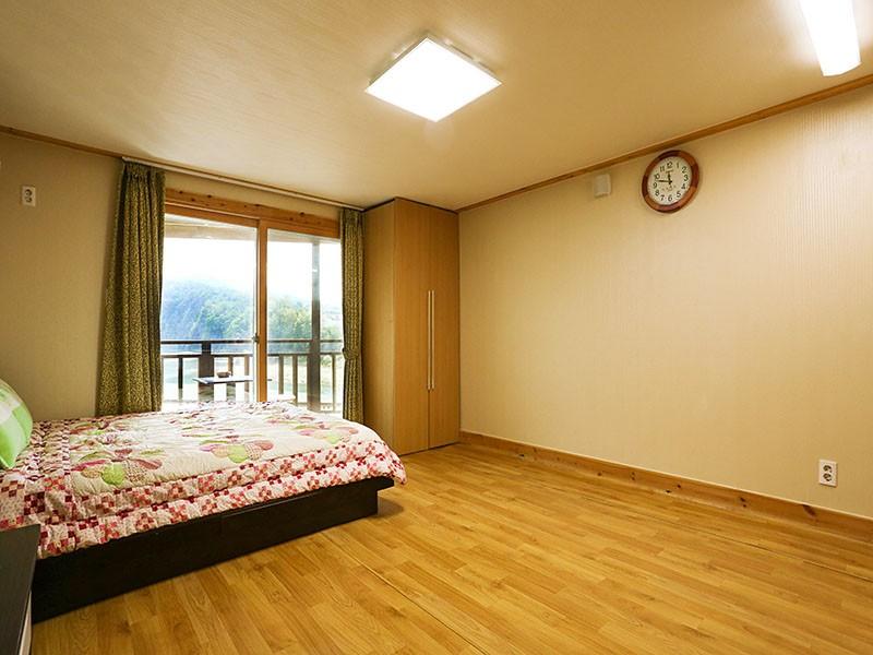 단양 북벽펜션 (Danyang Bukbyeok Pension)