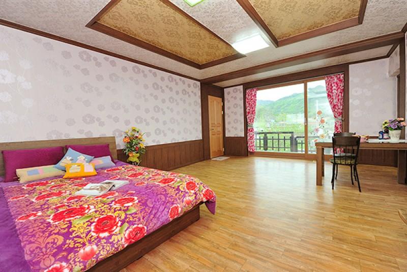 영주 부석사아래단풍길펜션 (Yeongju Buseoksa Maple Pension)