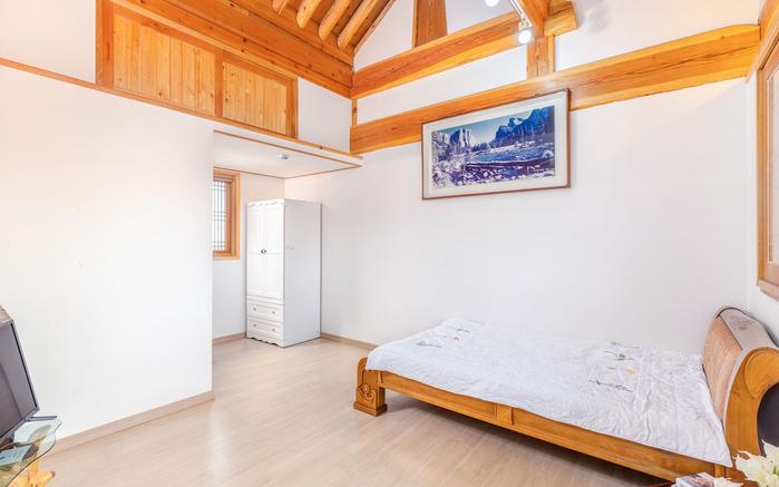 Moon and Star Hanok Pension