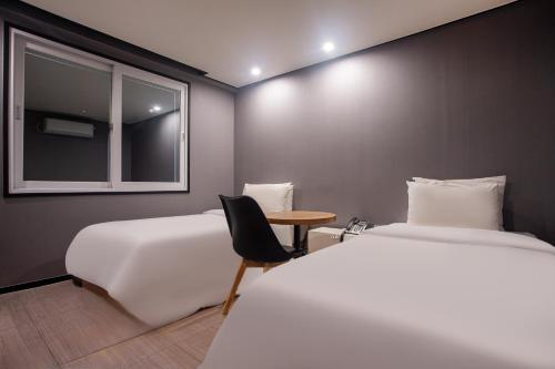 세븐호텔 (Seven Hotel)