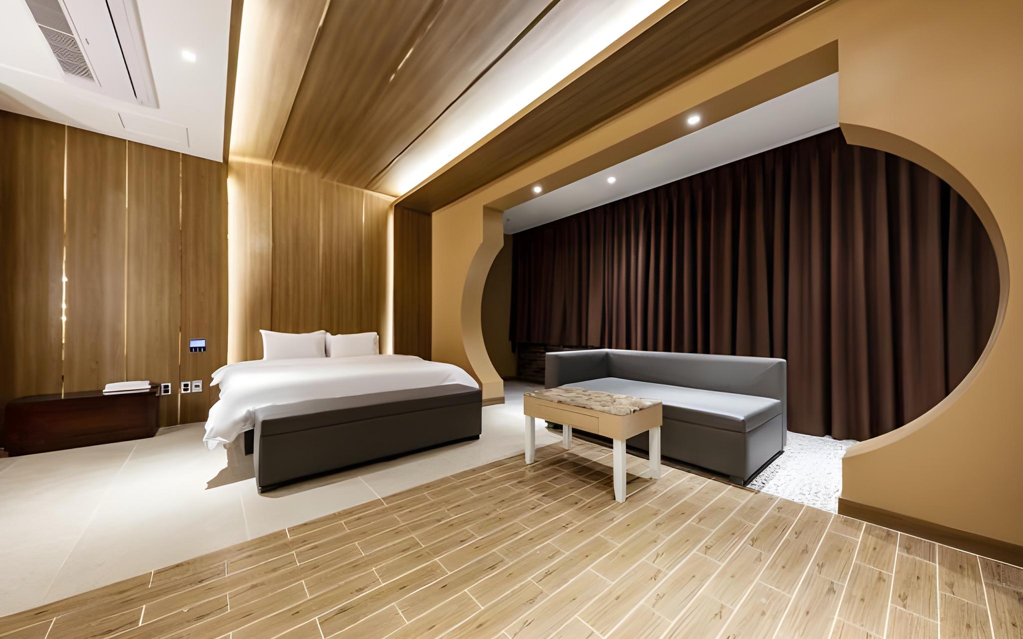 광양 디바인 호텔 (Gwangyang Divine Hotel)