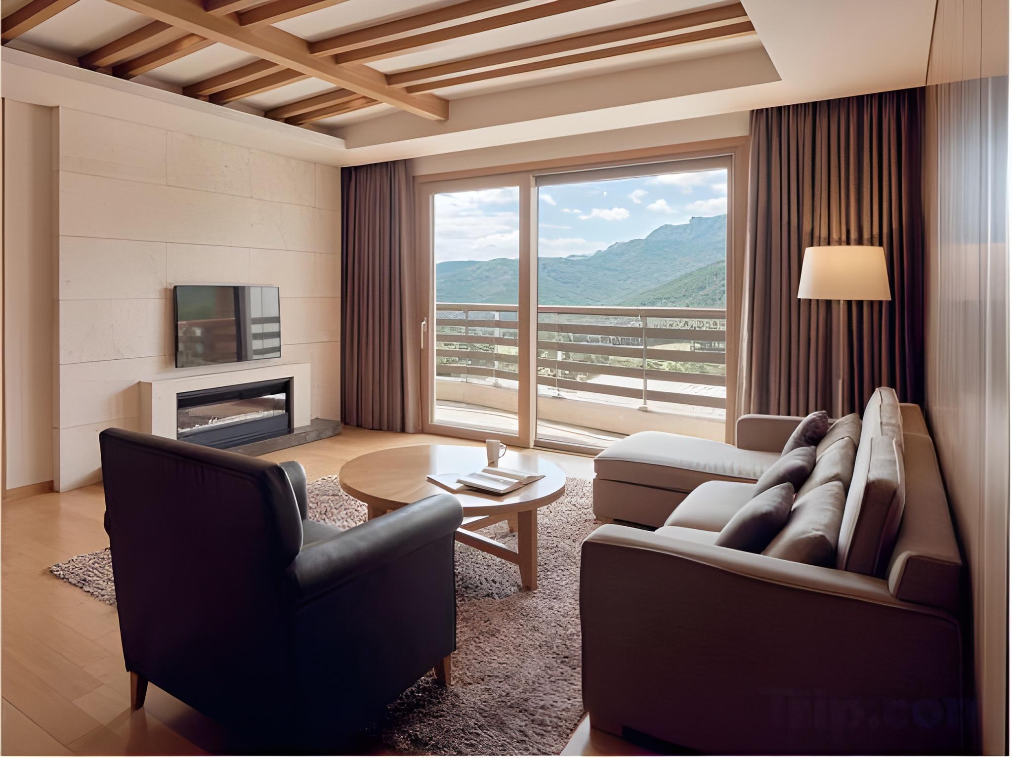 소노펠리체  델피노 (Sono Felice Delpino)