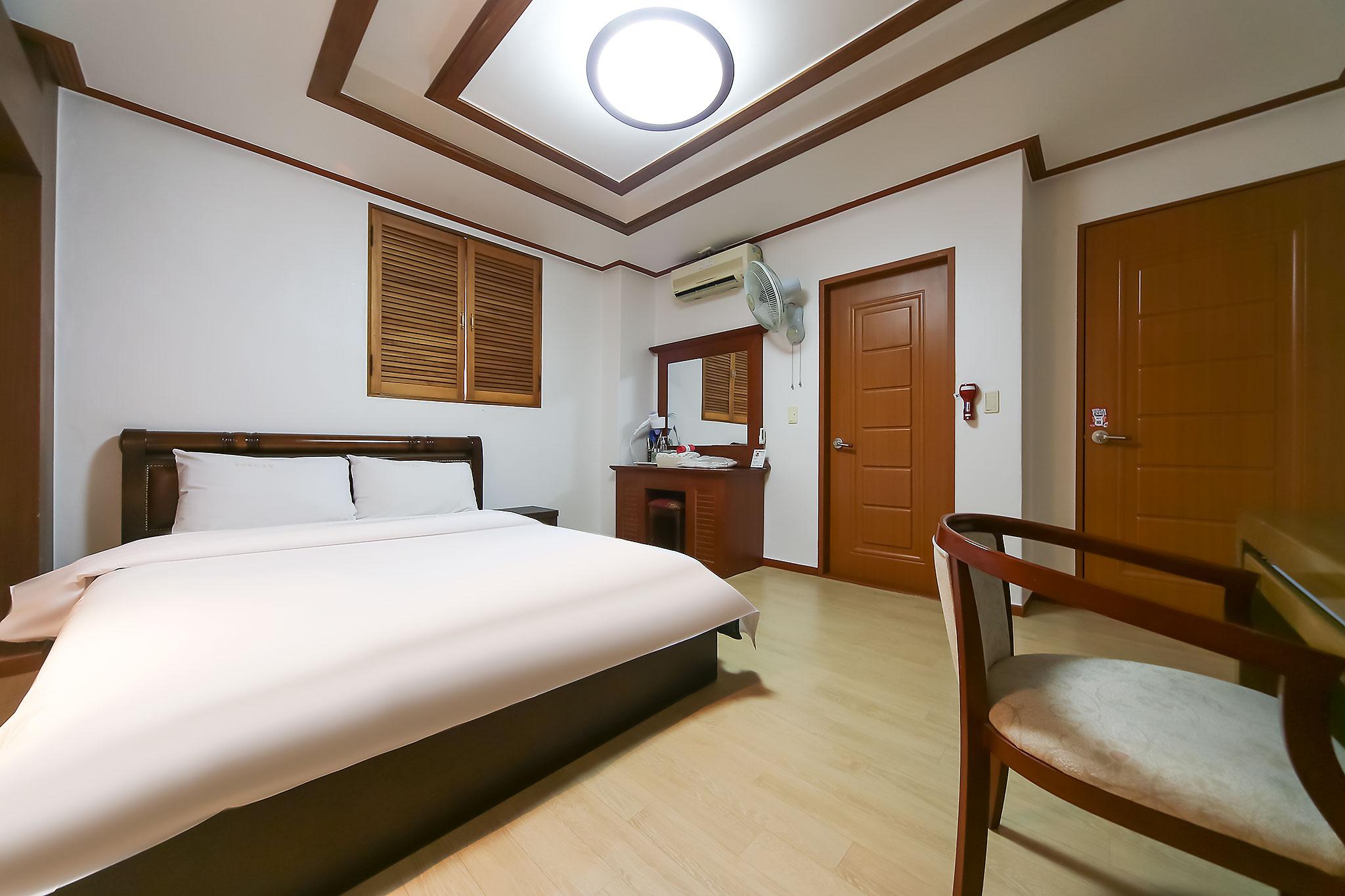 굿스테이 갤러리아 모텔 (Goodstay Galleria Motel)