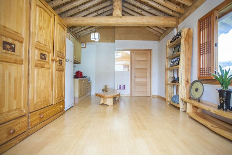 상주 소나무와황토집펜션 (Sangju Pine and Ocher House Pension)