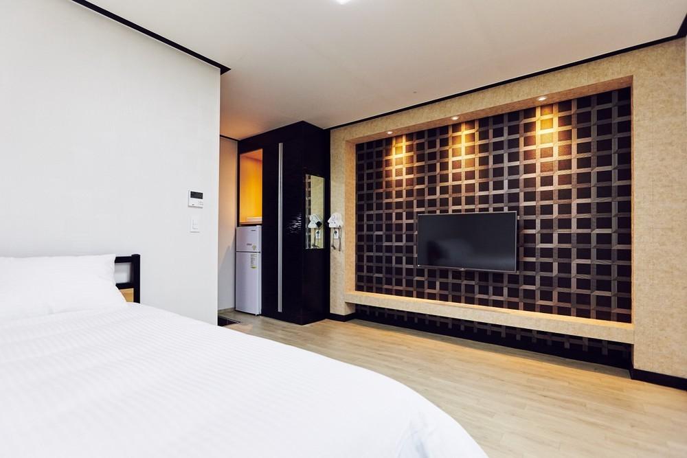 다즐펜션 (Dazzle Pension)