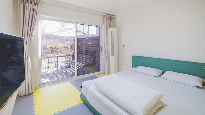 Rapunzel Kids Pool Villa