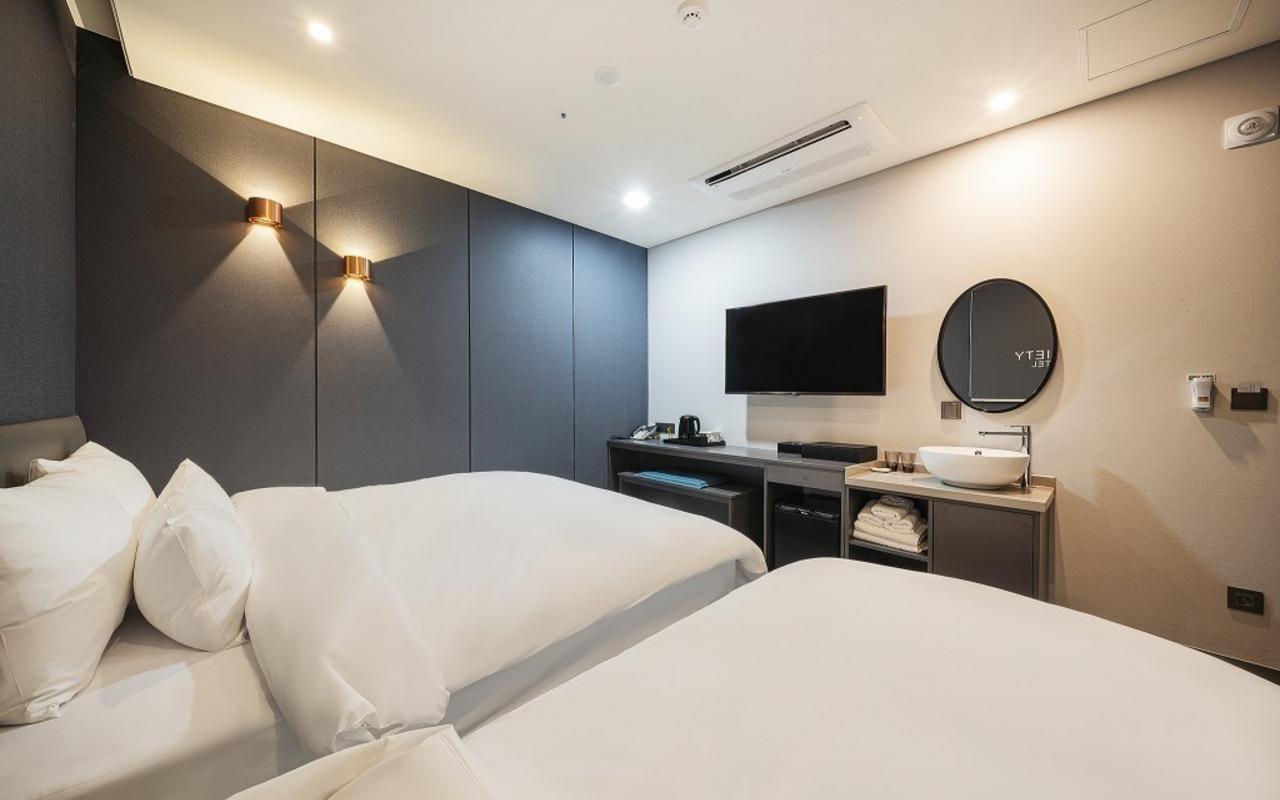 소사이어티 호텔 (Haeundae Society Hotel)