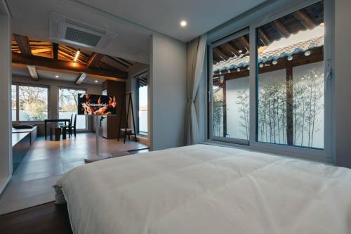 강릉 저동하녹펜션 (Gangneung Jeodong Hanok Pension (newly built))