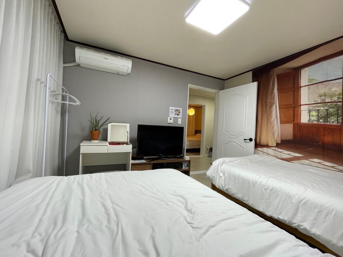 중랑의 프라이빗 하우스 (78m², 침실 3개, 프라이빗 욕실 1개) (EVENT 2박이상 예약시 레이트 무료 상봉역 강남20분  DDP 퀸3,슈퍼싱글1 최대8인)