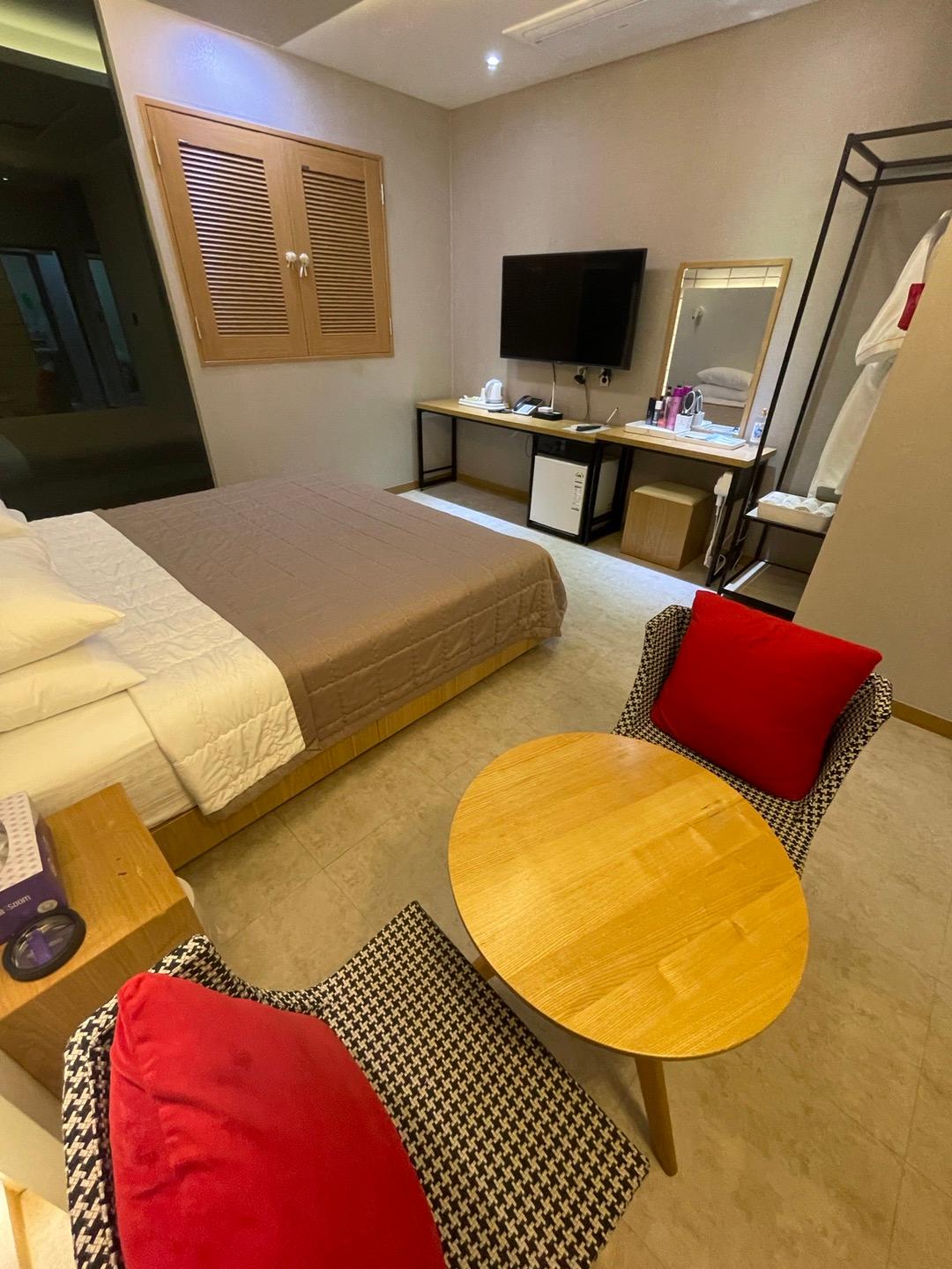 부여 골프 드라이빙 무인텔 하늘창 (Buyeo Golf Driving Unintel Sky Chang)