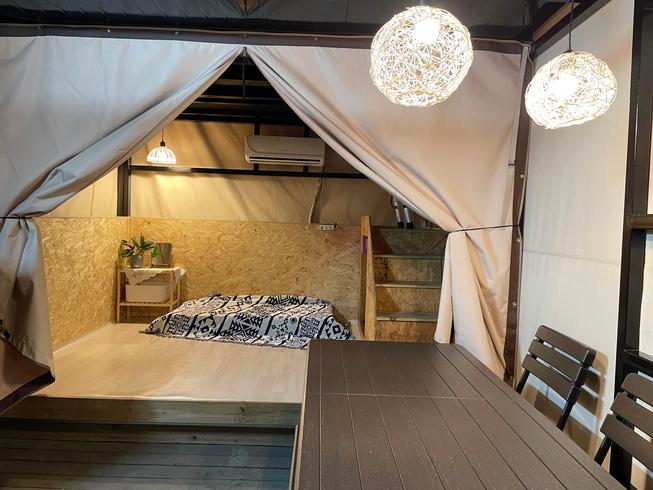 Muju Glamping & Pool Villa Caravan