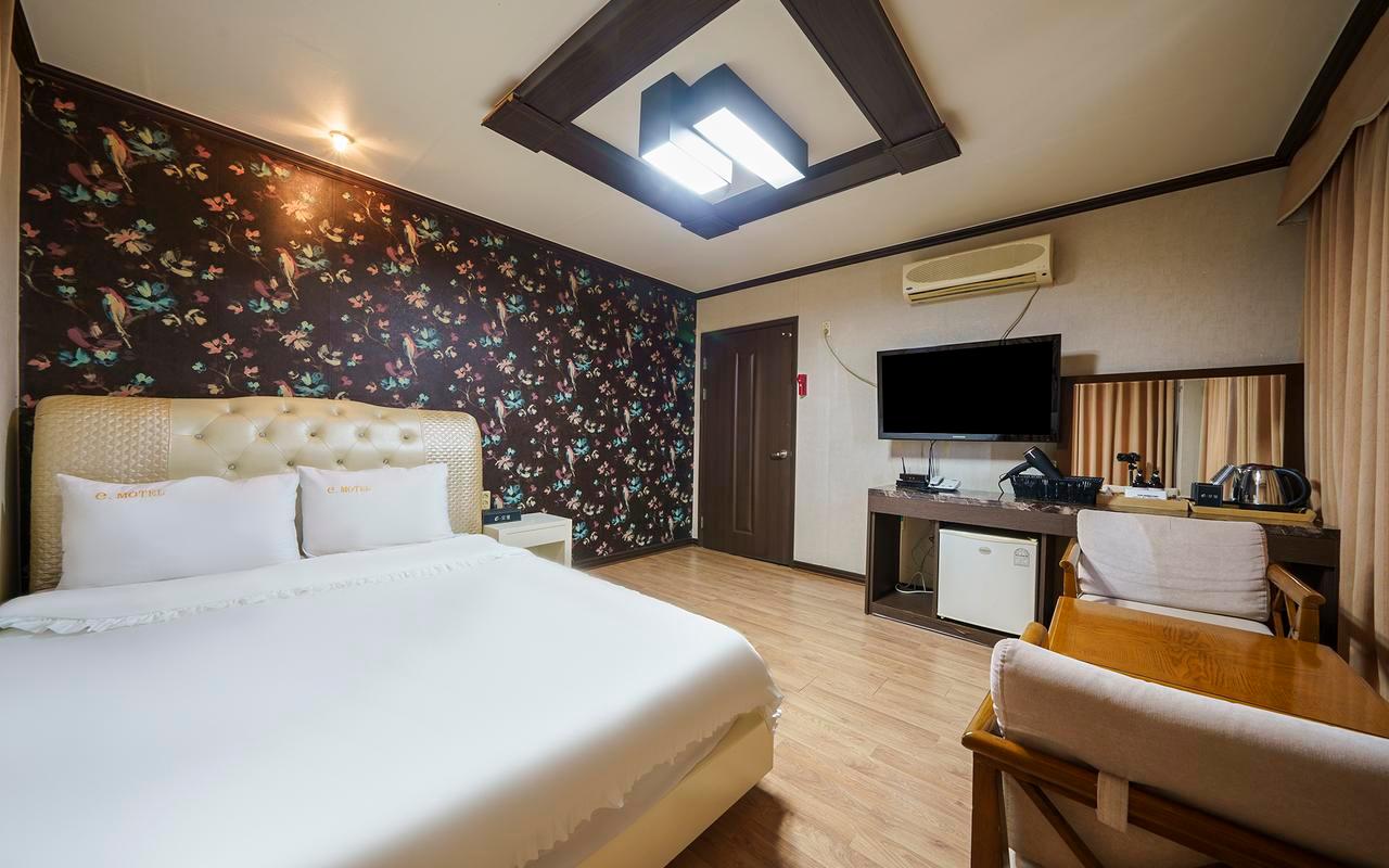 영덕 e모텔 (Yeongdeok E (e motel))