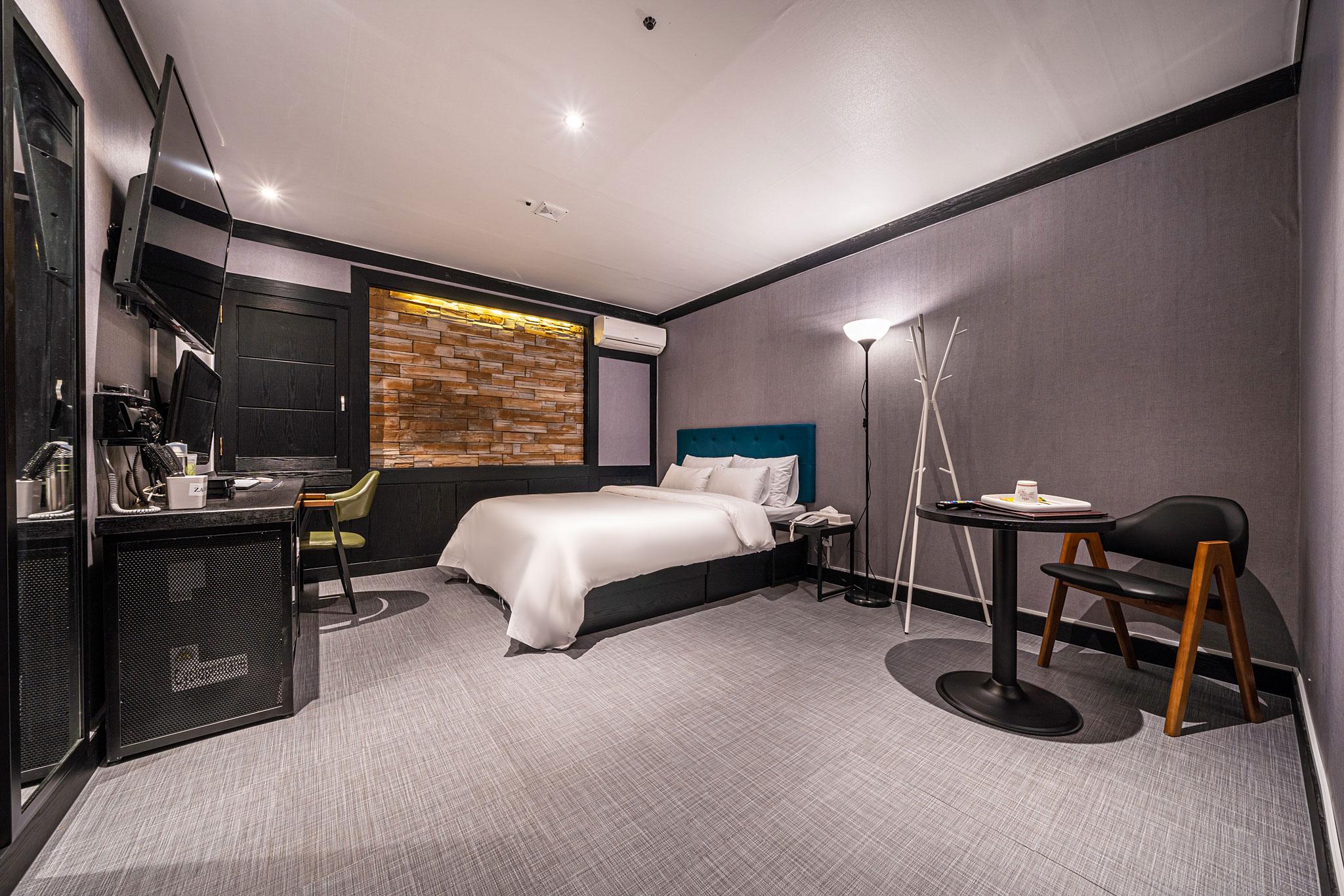 안산 자자 (Ansan Zaza)