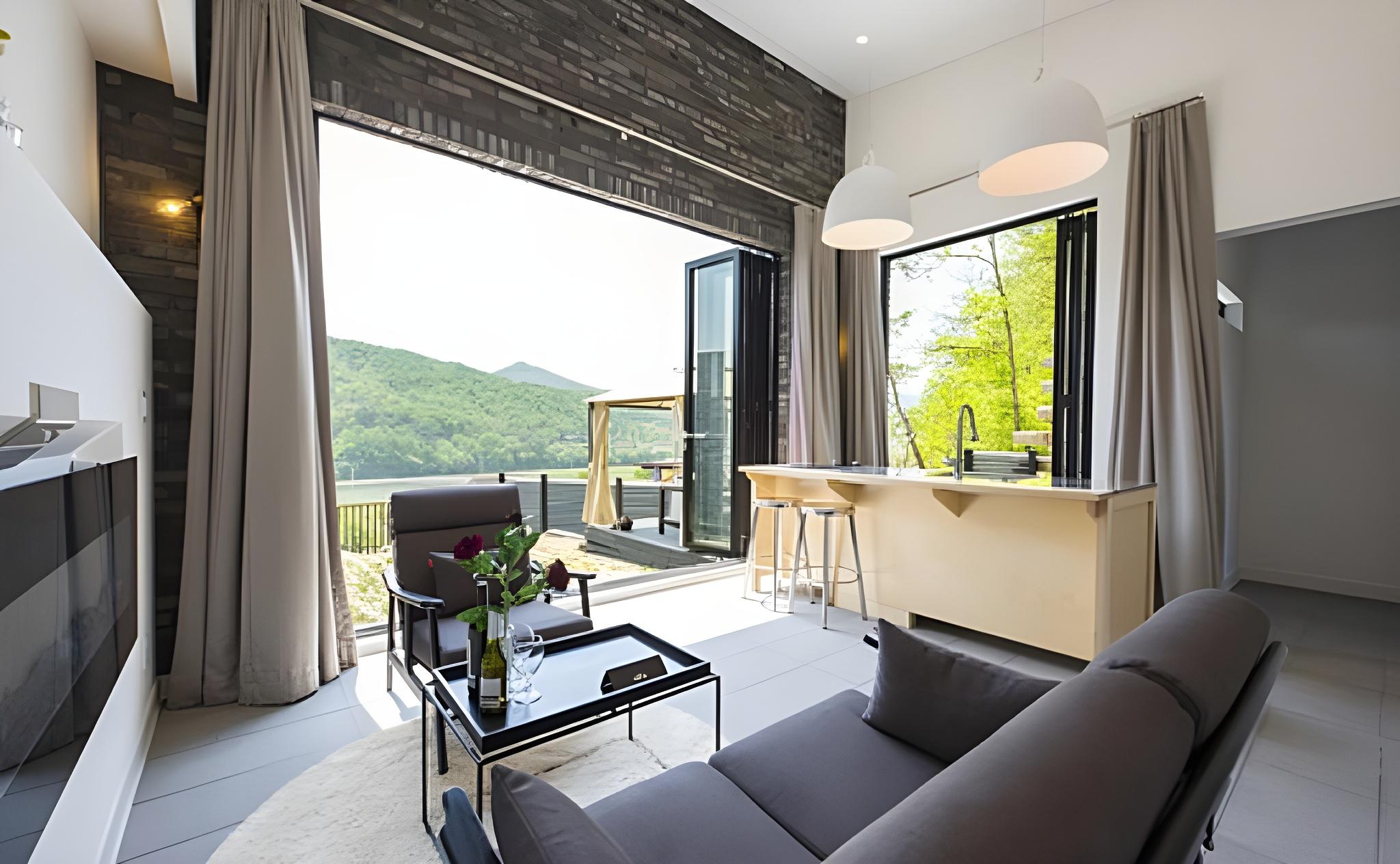 홍천 11914 프라이빗 스파&풀빌라 (Hongcheon 11914 Private Spa & Pool Villa)