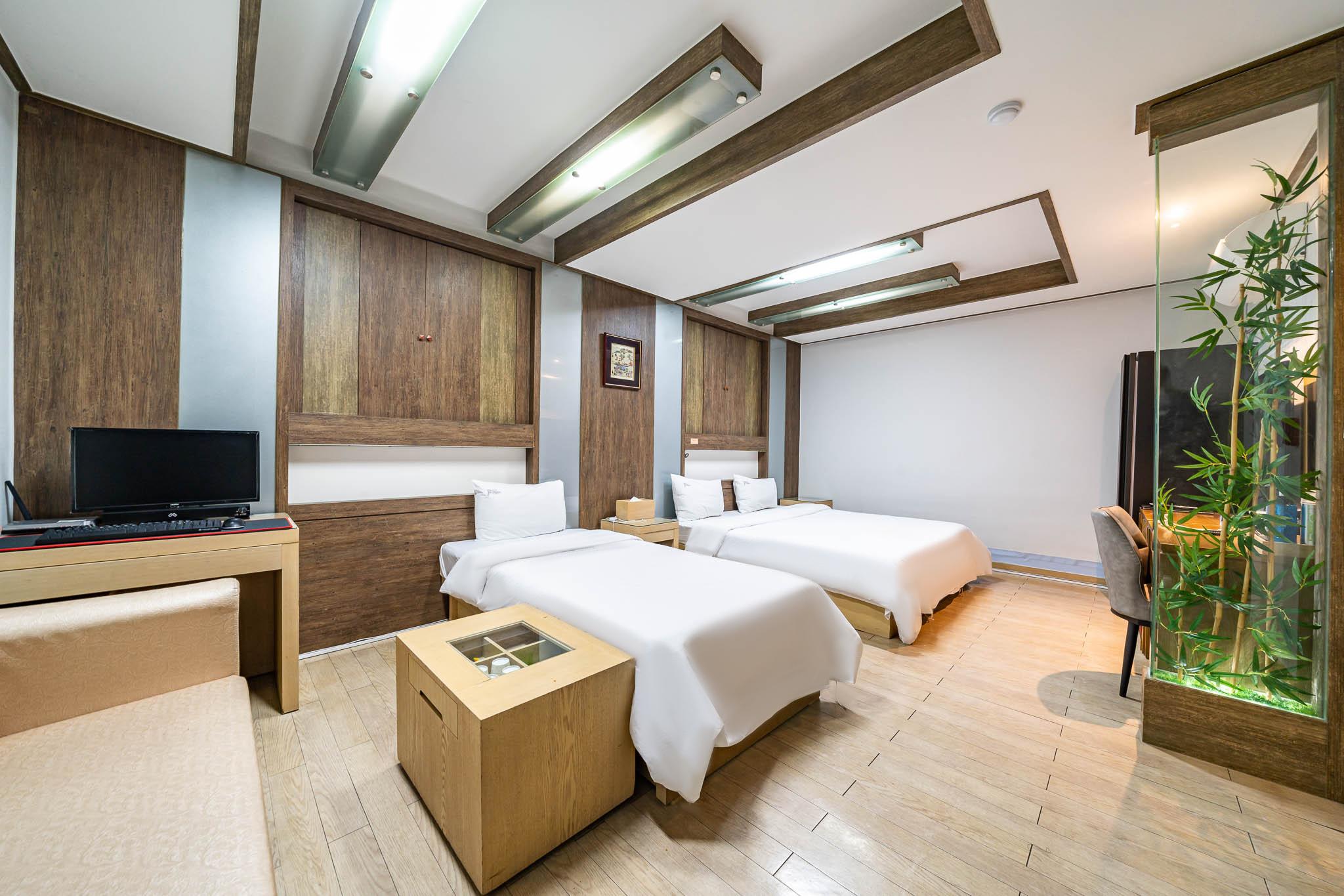 충주 필림 37.2 (Chungju Film 37.2)