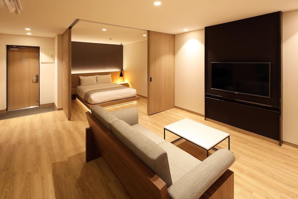 덕구 온천 호텔 (Dukgu Hot Spring Hotel)