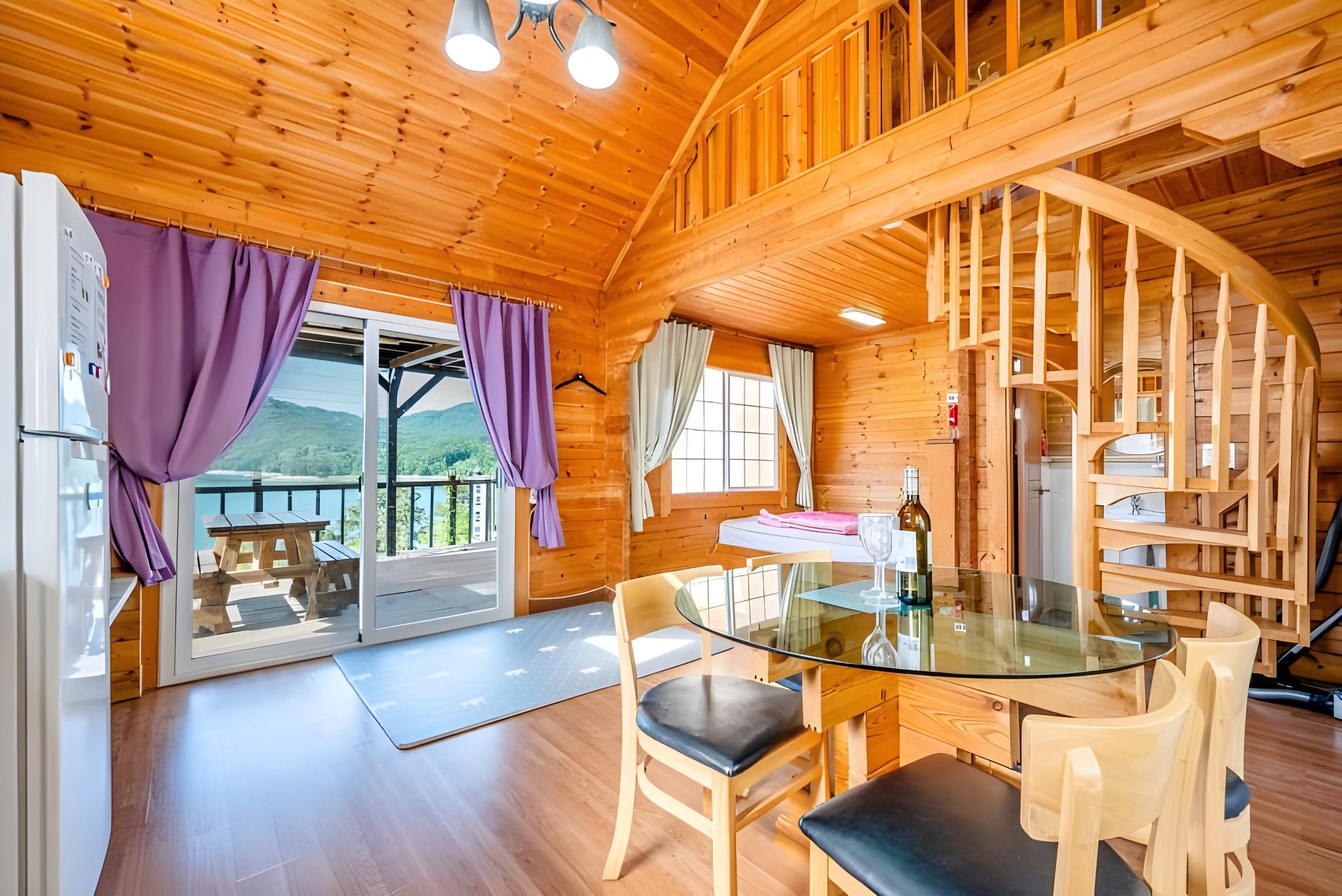 충주 충주호반펜션 (Chungju Chungju Hoban Pension)