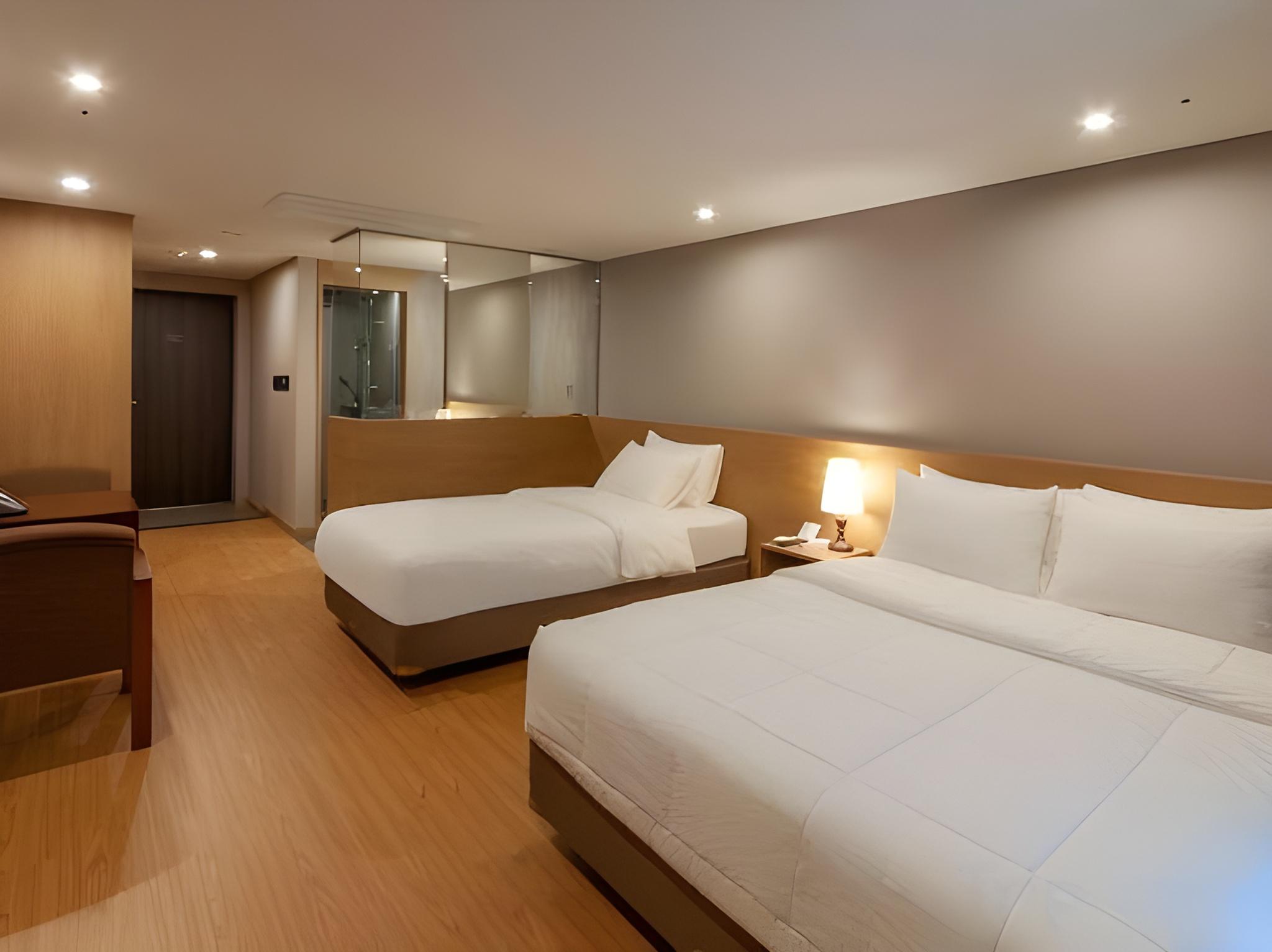 페트로 호텔 (Petro Hotel)