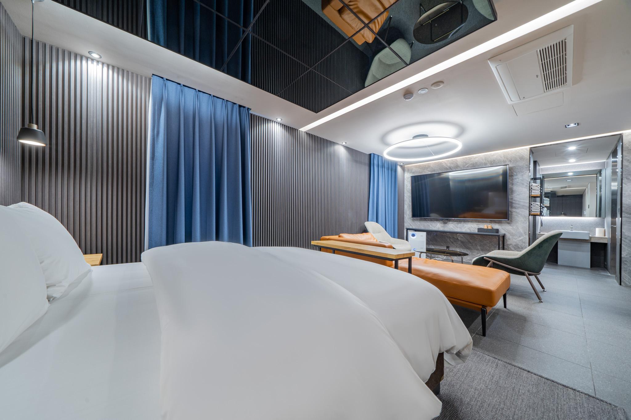 호텔 바인 (Hotel Vine)