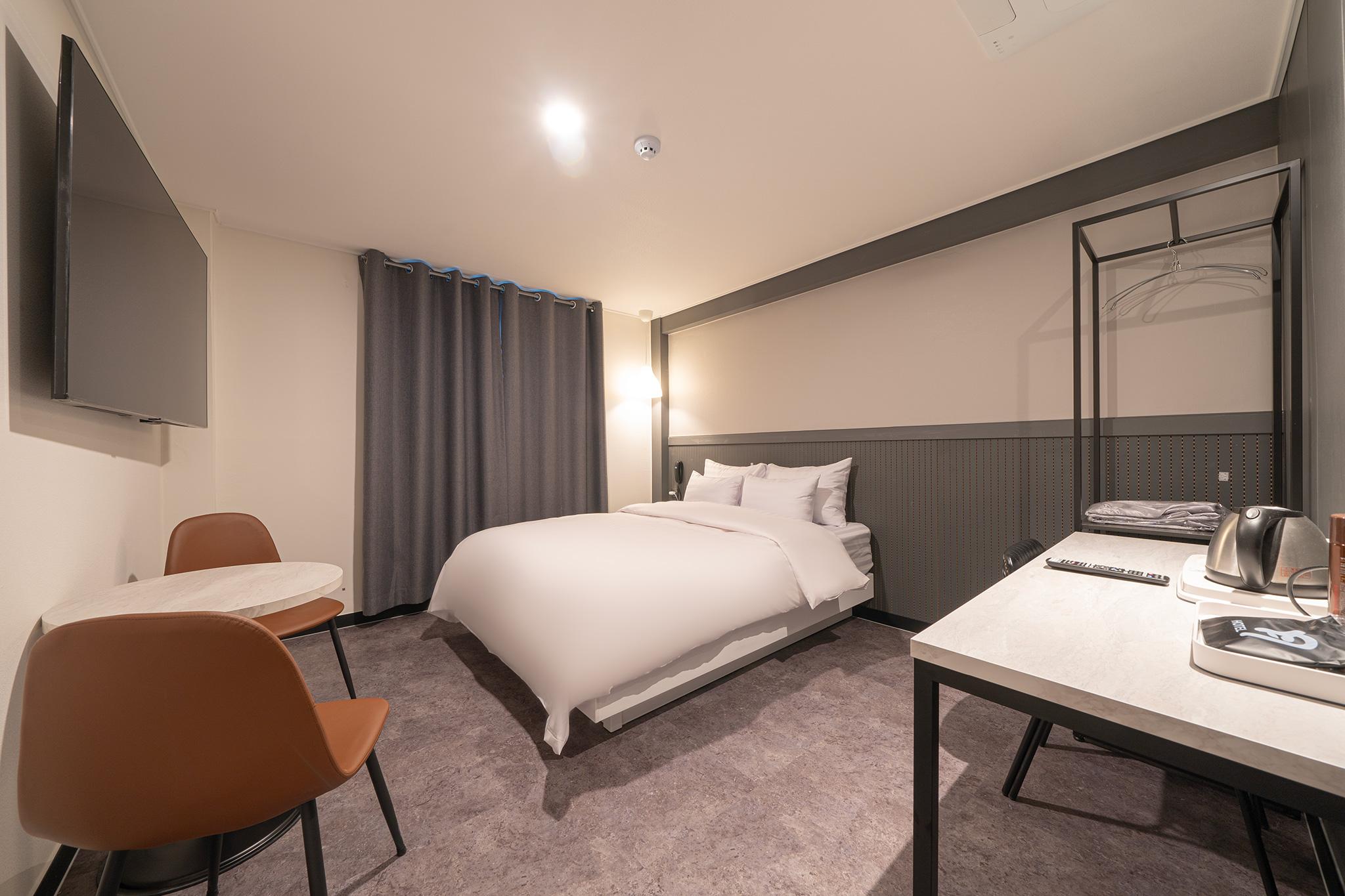 안산(원곡동) 월 (Ansan (Wongok-dong) Mon)