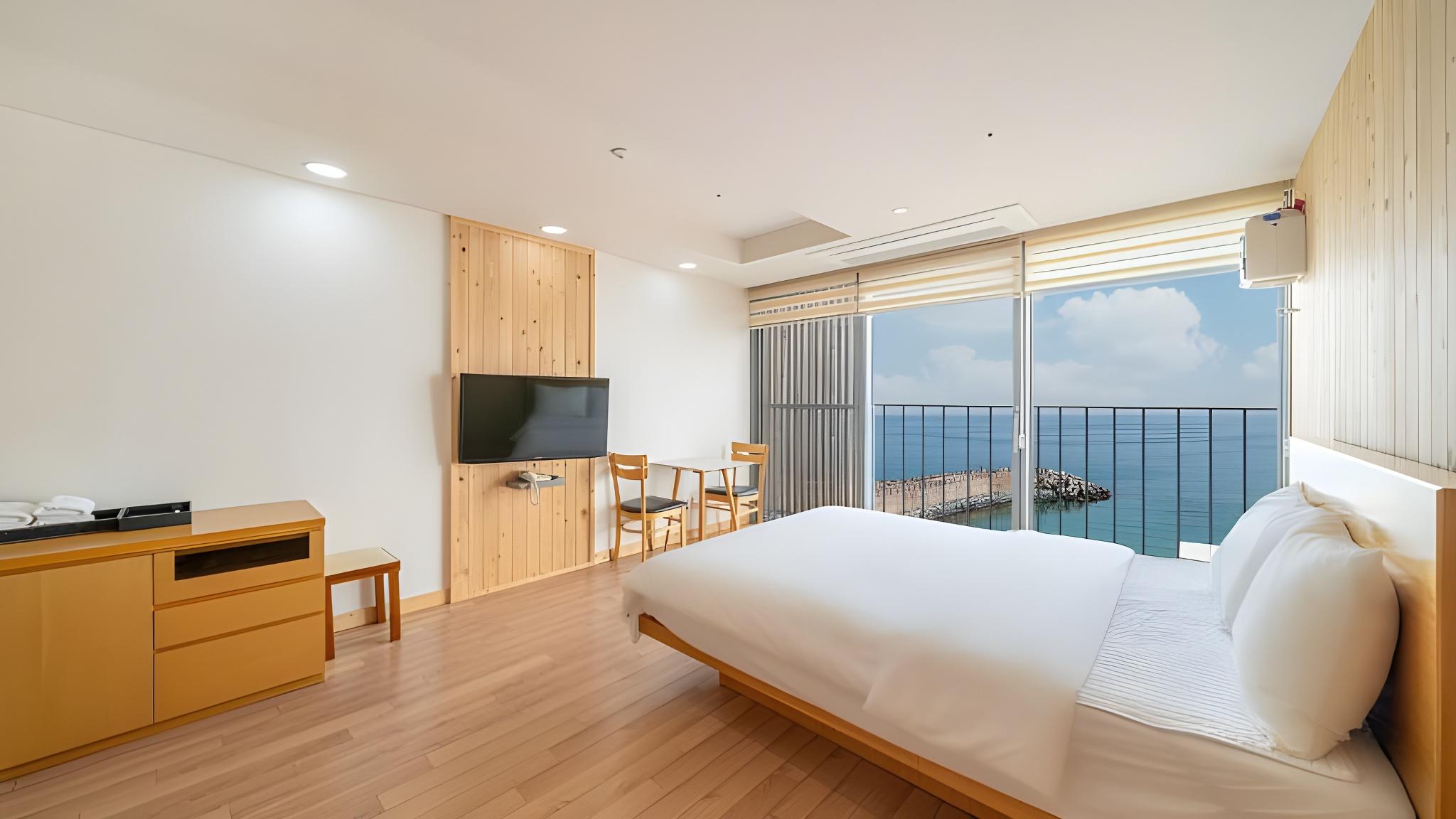 영덕 힐링턴 리조트 펜션 (Yeongdeok Hillington Resort Pension)