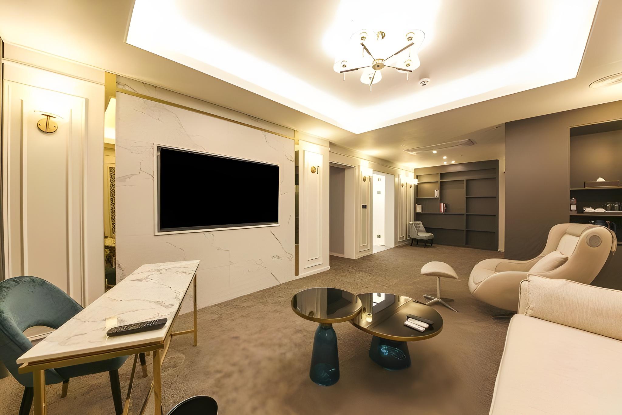 ACT 관광호텔 (ACT Tourism Hotel)