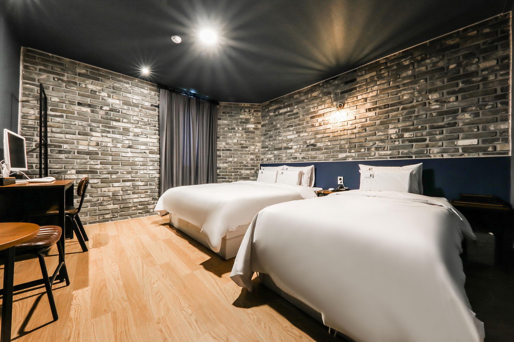 아산 月 (월) (Asan Wol)